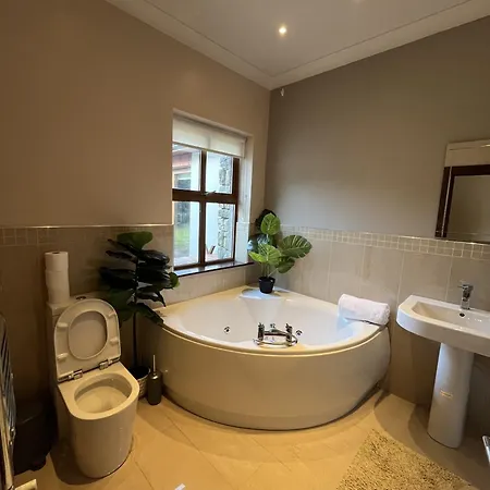 Modern With Sea Views Holiday home *
