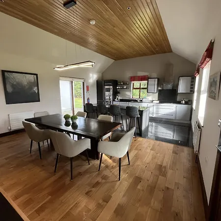 Modern With Sea Views Ferienhaus *